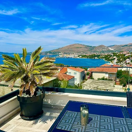 Luxury Lila 트로기르