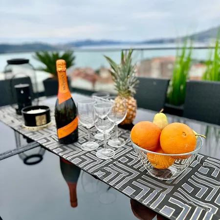 Luxury Lila 아파트