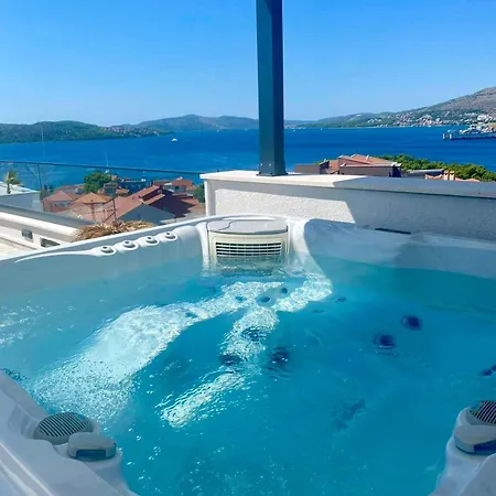 아파트 Luxury Lila 트로기르