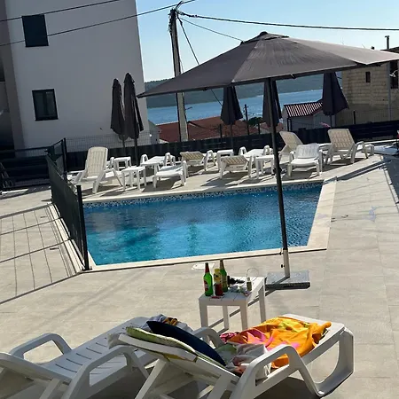 Apartment Luxury Lila