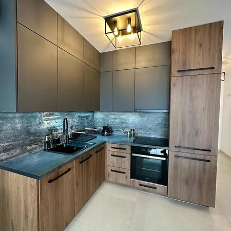 Luxury Lila טרוגיר