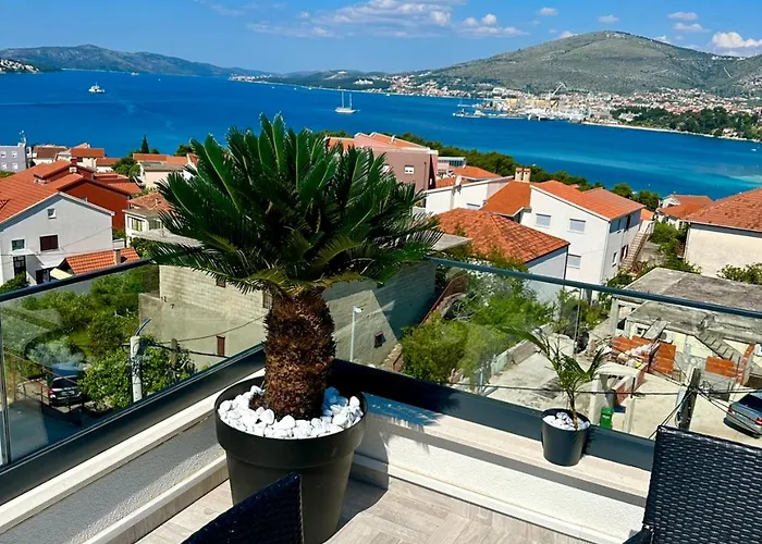 Luxury Lila Apartman Trogir
